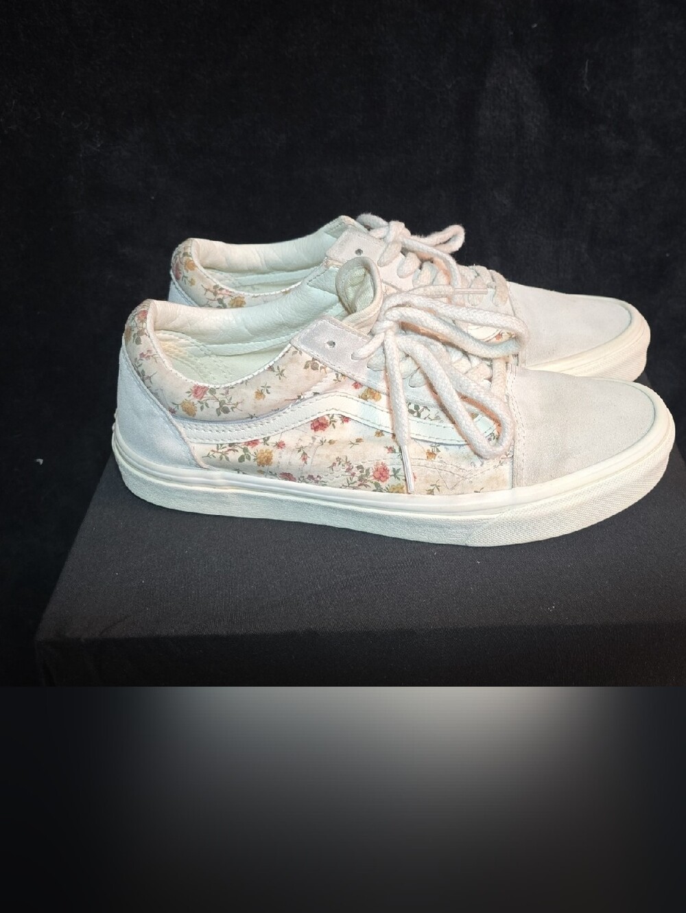 Vans Floral Canvas Low-Top Sneakers in Cream